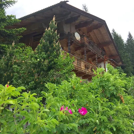 Fuerstalm Alpendorf * جيرلوس